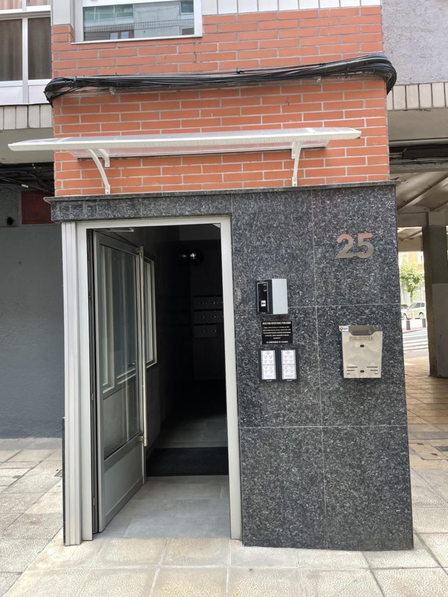 Moderno Apartamento Cerca Del Metro Bilbao Eksteriør bilde